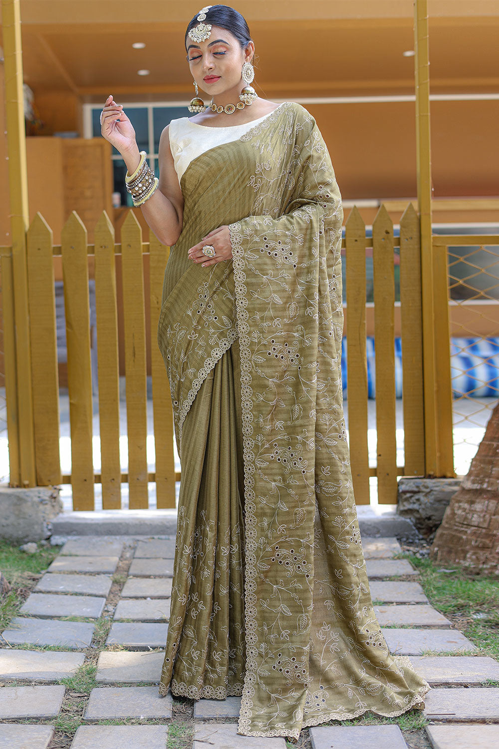 Mehandi Green Soft Silk Saree With Thread HandWork & Cutwork Border