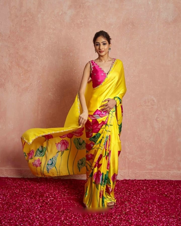 Adorable Ready To Wear Moti & Val Hand Work  Lace Border Saree With Stitched Blouse