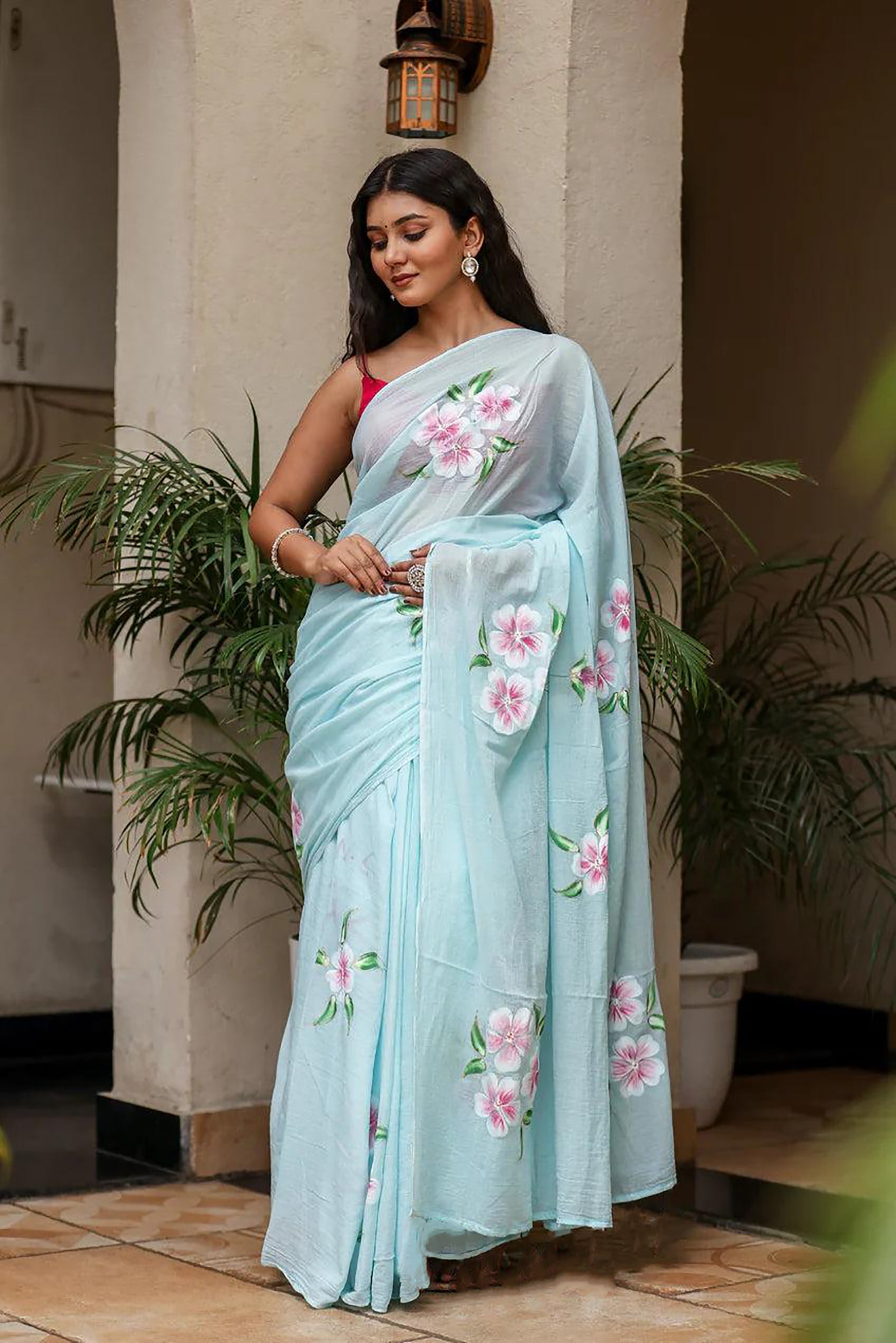 Ready-to-Wear Elegant Floral Saree – Effortless Grace for Every Occasion