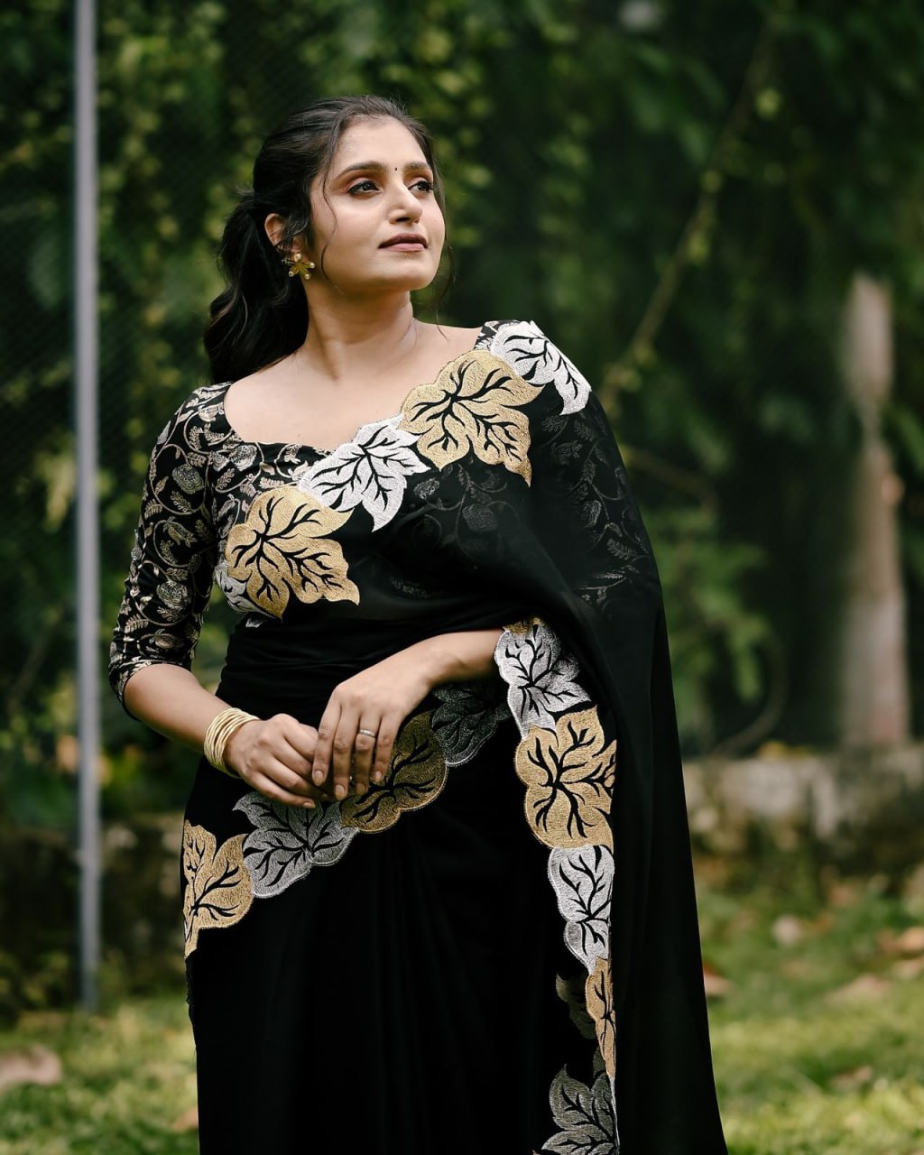 Improbable Leaf Pattern Satin Chiffon Embroidery Saree