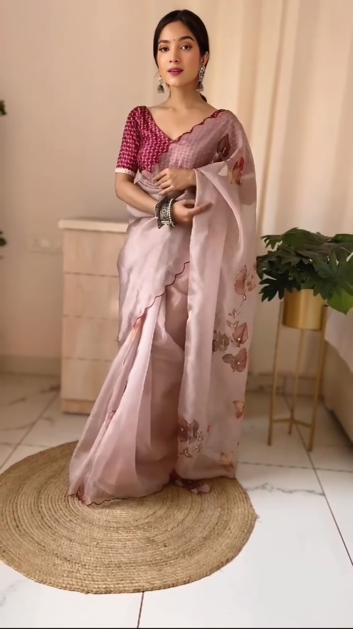 Elora Beads & Stones Floral 1 Min Ready To Wear Saree