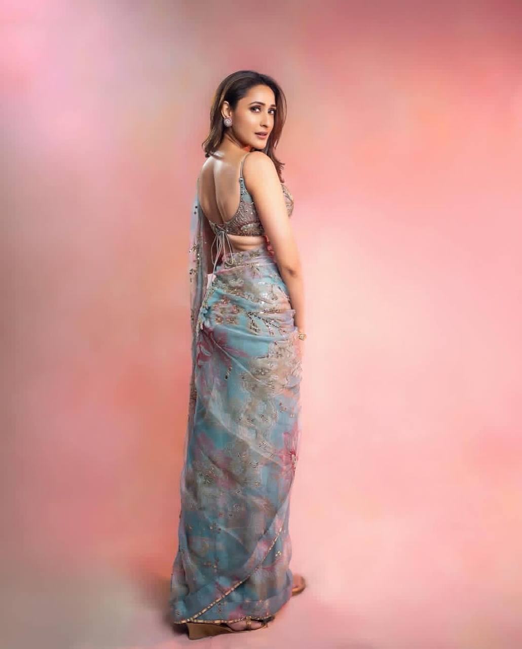 Silsila-e-Silk Sizzling Saree