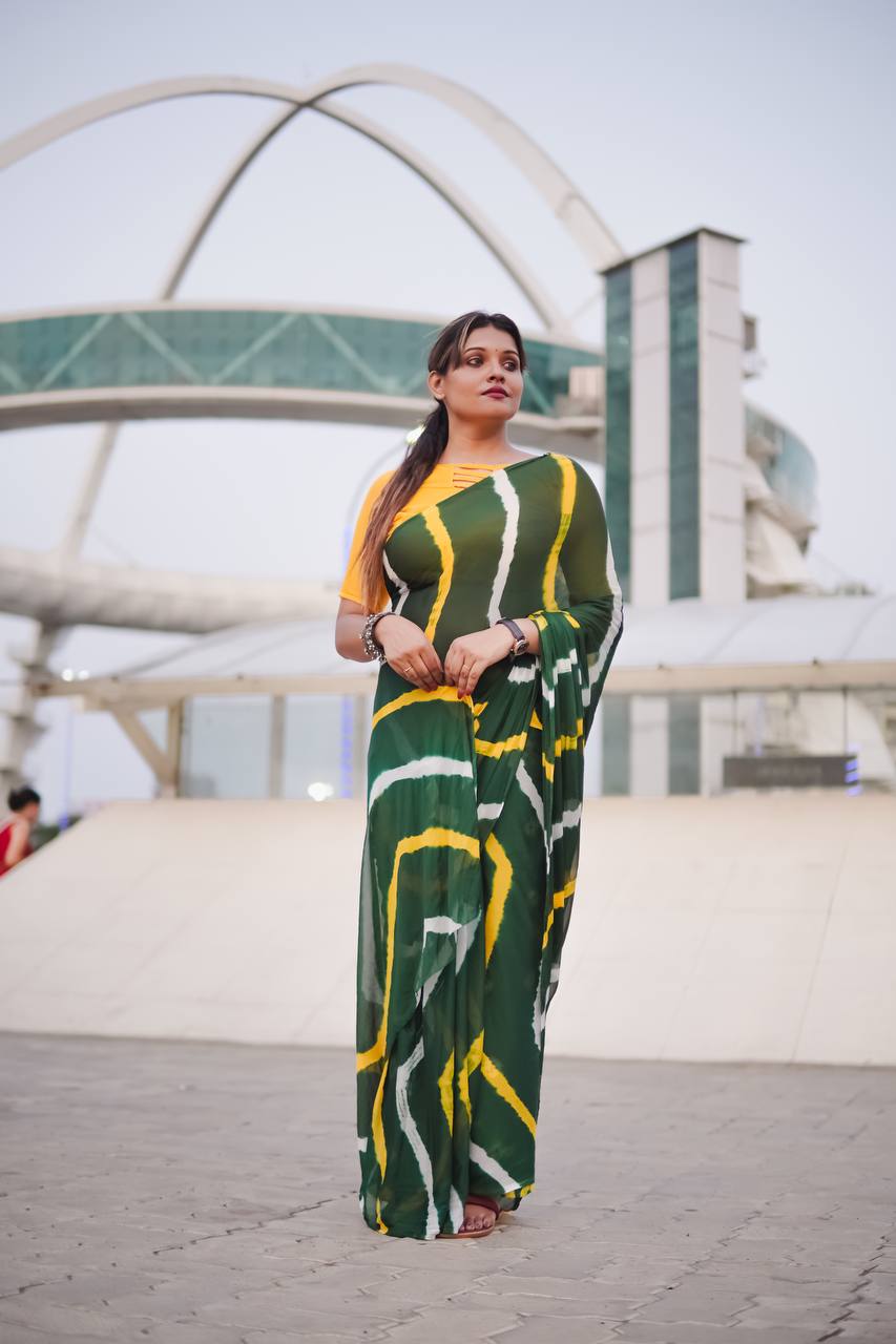 Traditional Lariya Pattern Saree in a Contemporary