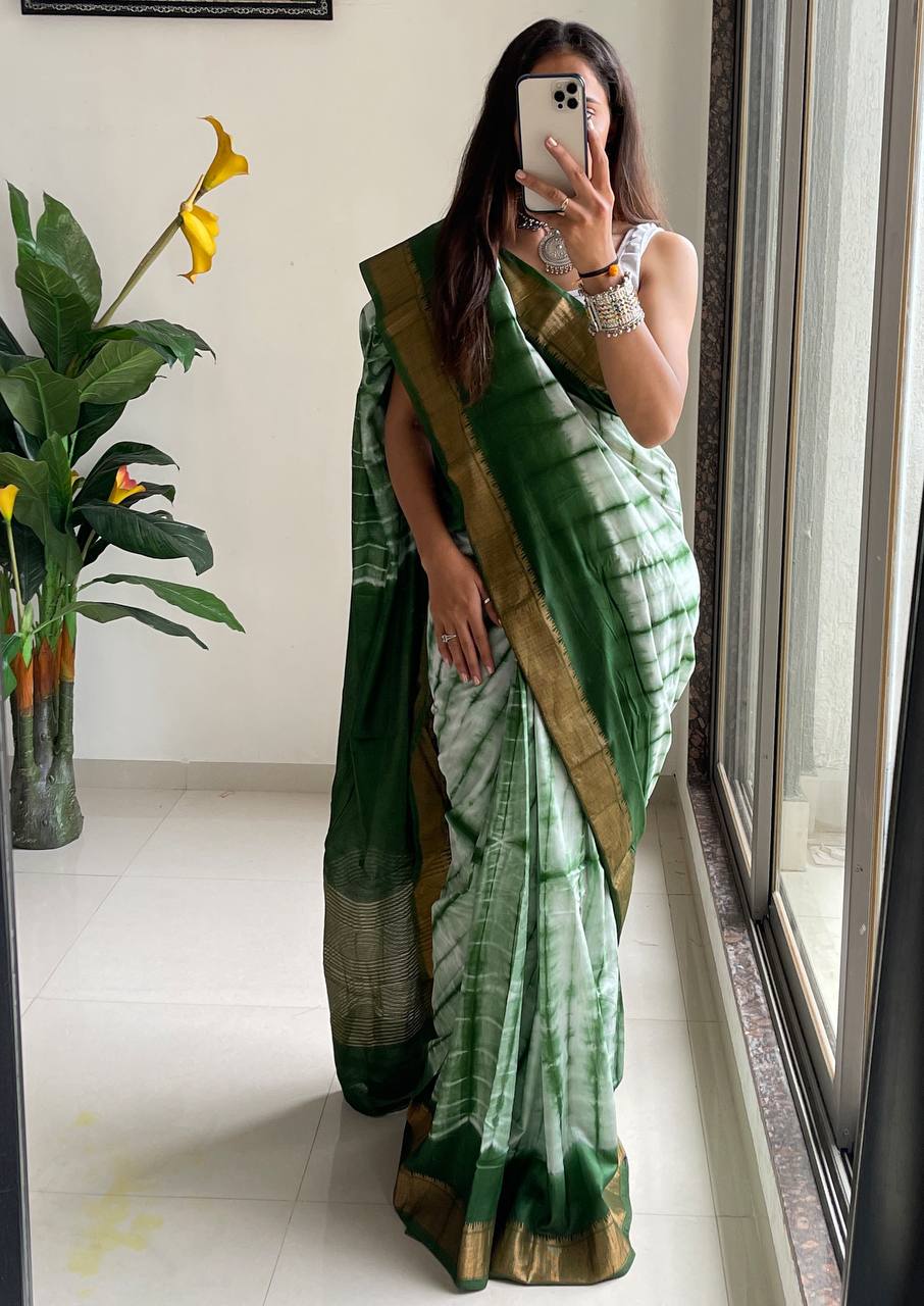 Elegant Ready-to-Wear Saree with Golden Zari Border
